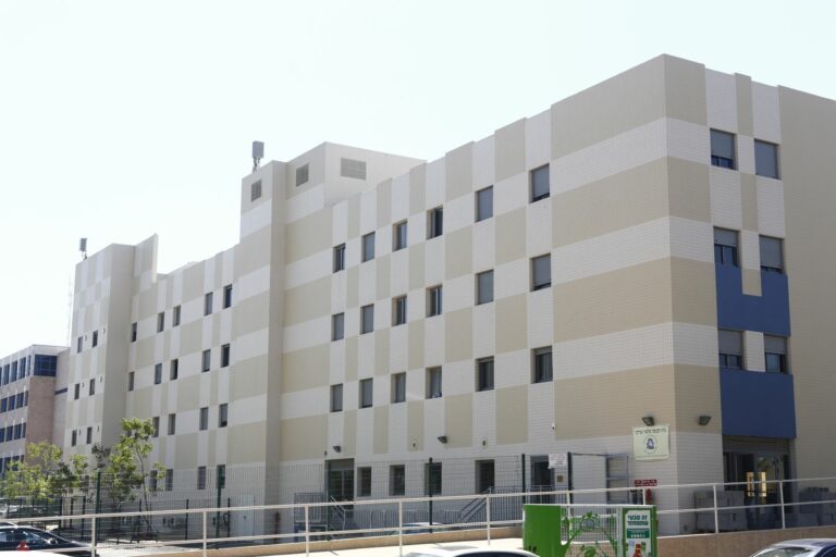 049ea531e2a246edbe3a8a2a49cbf63d